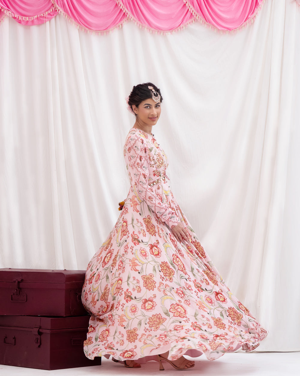 GULABI NAZAR ANARKALI