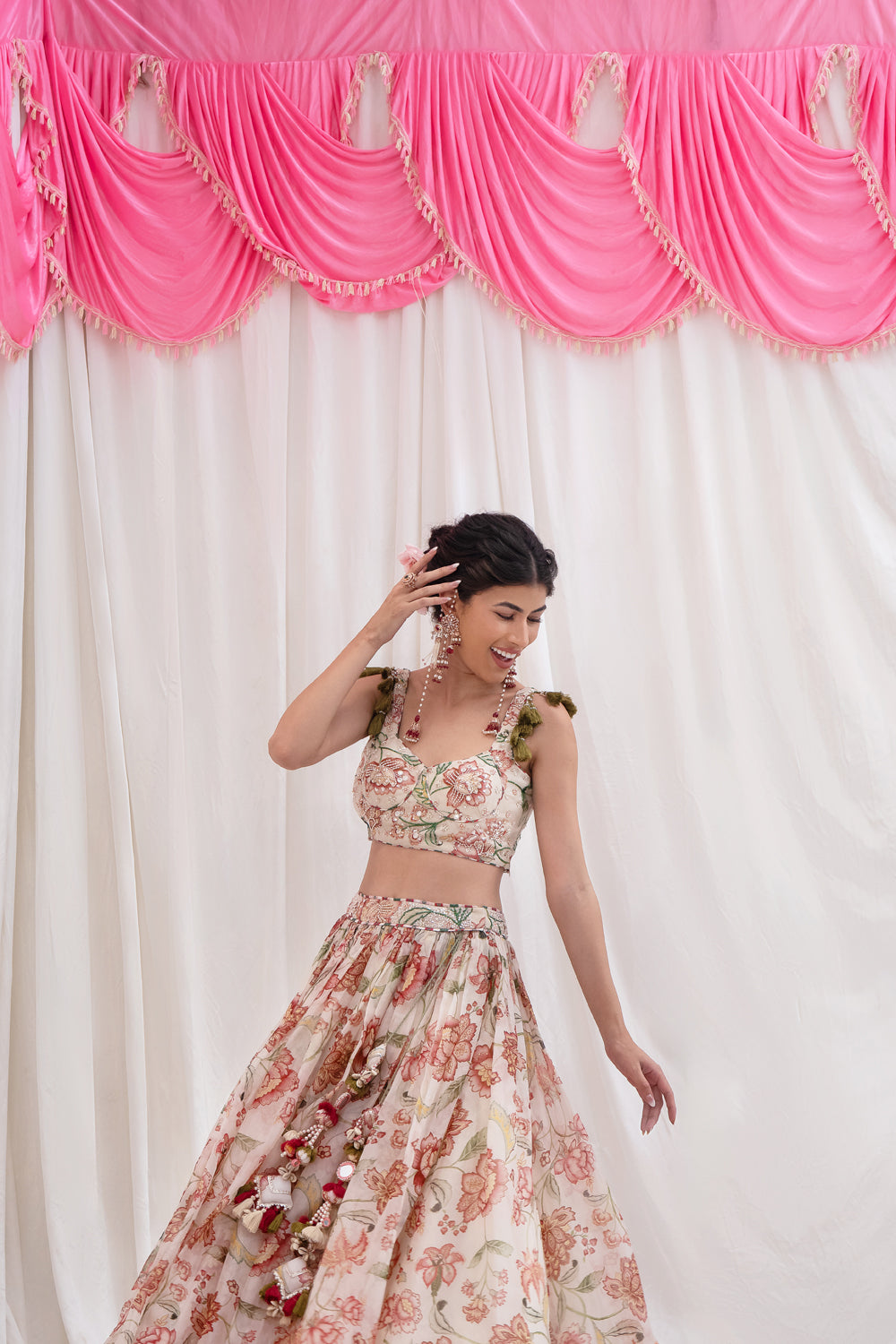 CHANDANI PHOOL LEHENGA