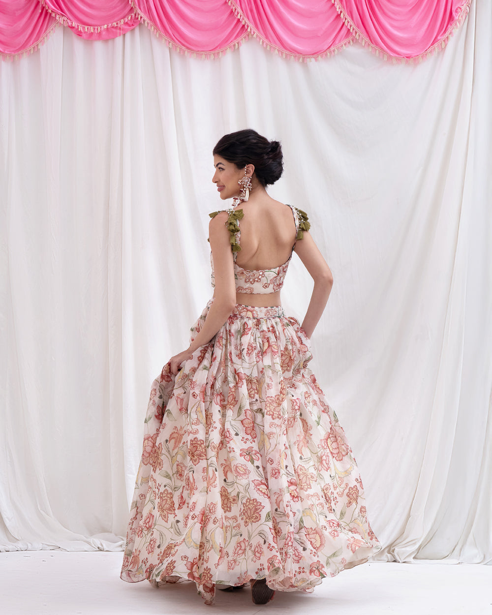 CHANDANI PHOOL LEHENGA