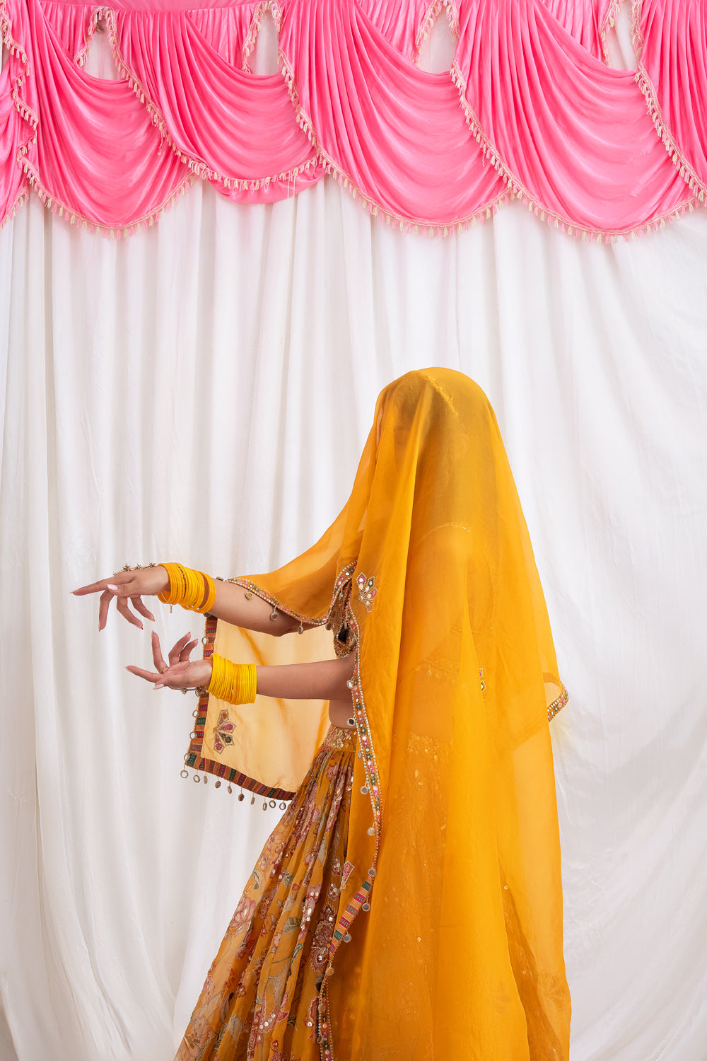 SUNEHRI RANG LEHENGA
