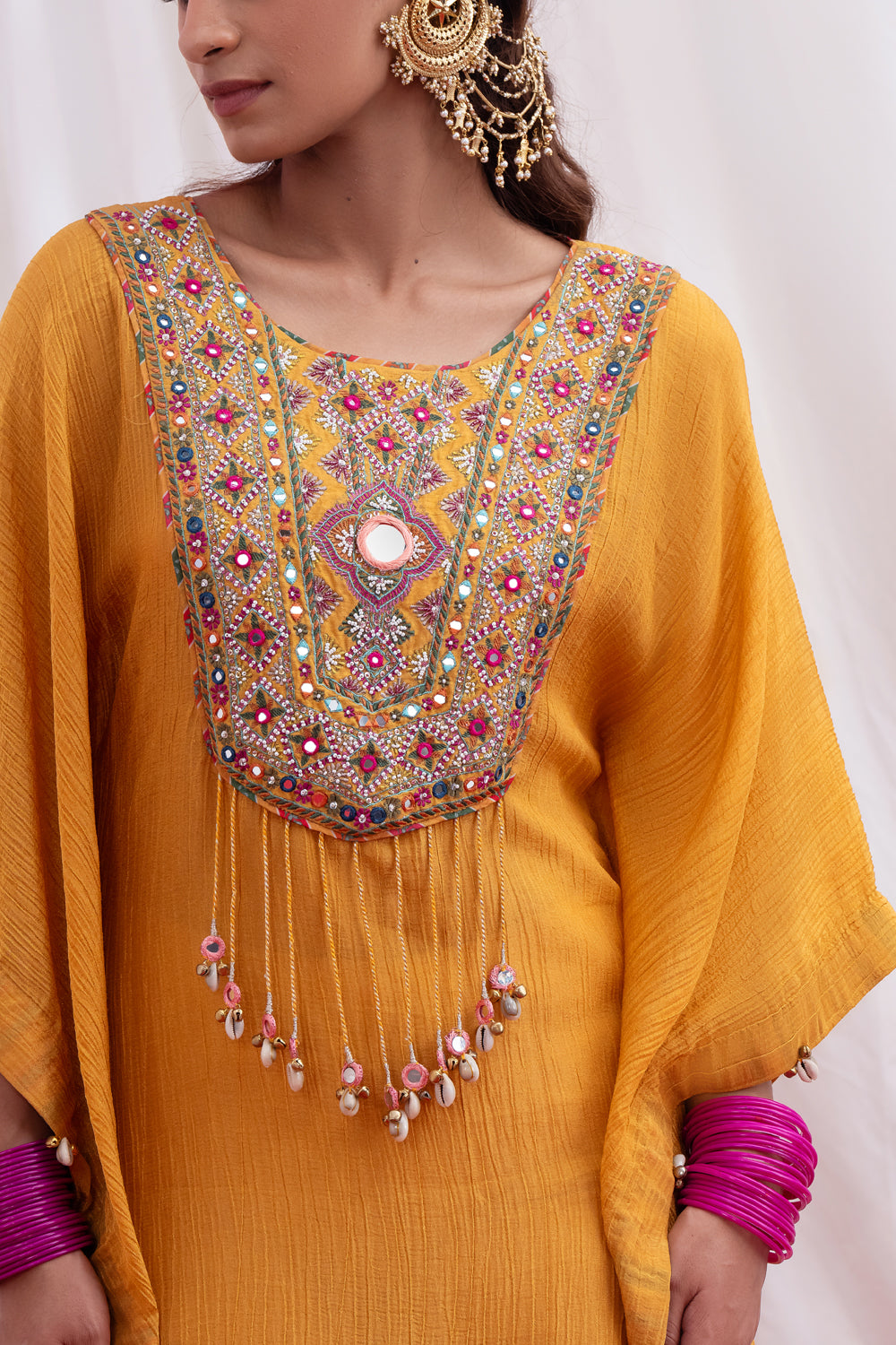 SUNEHRI SAVERA KAFTAN