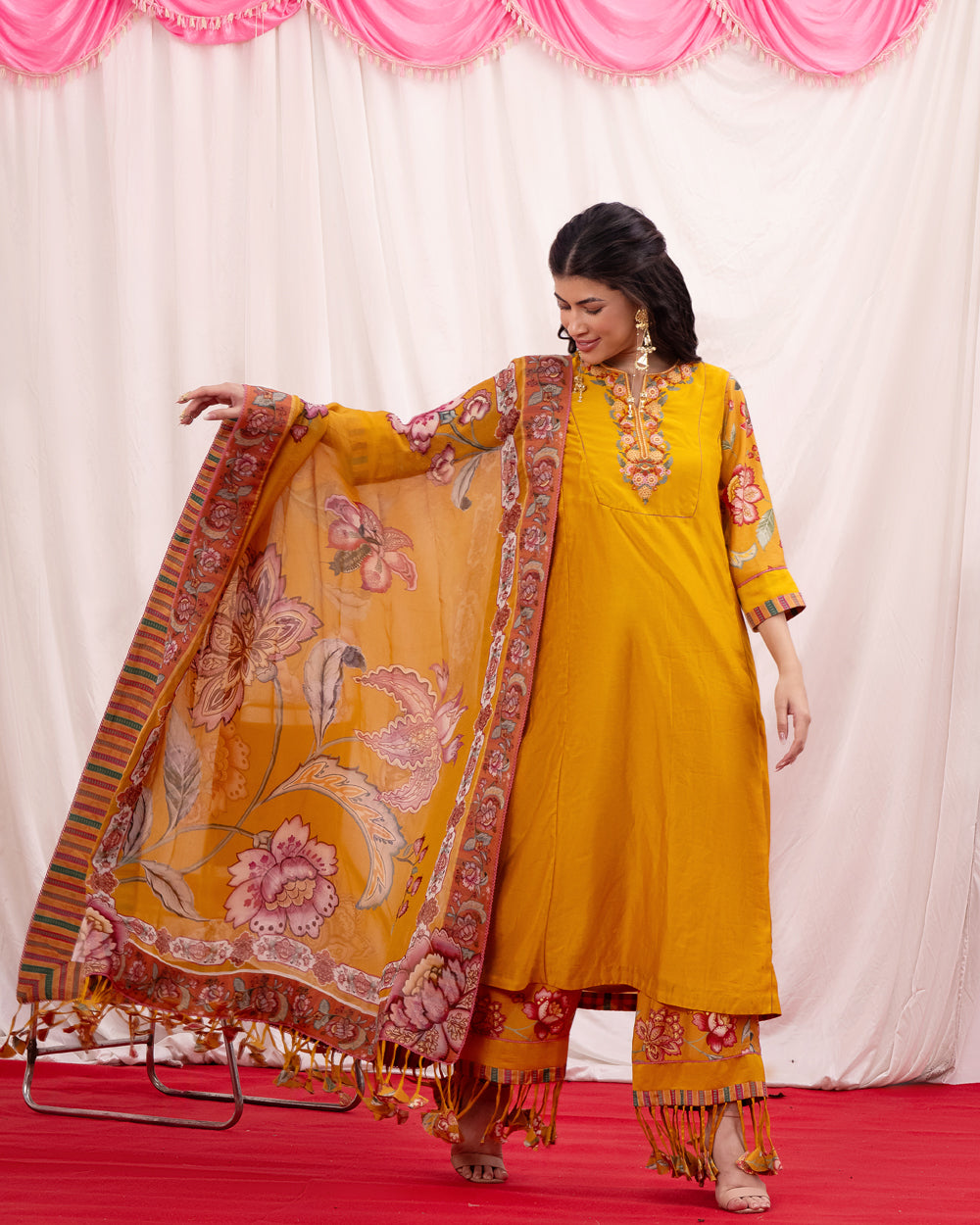 SUNEHRI ZHALAR KURTA SET