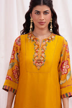 SUNEHRI ZHALAR KURTA SET