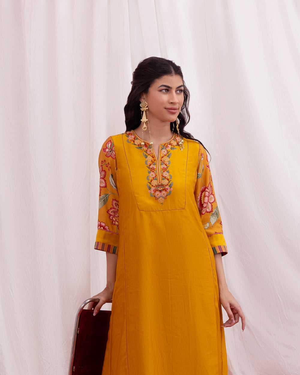SUNEHRI ZHALAR KURTA SET