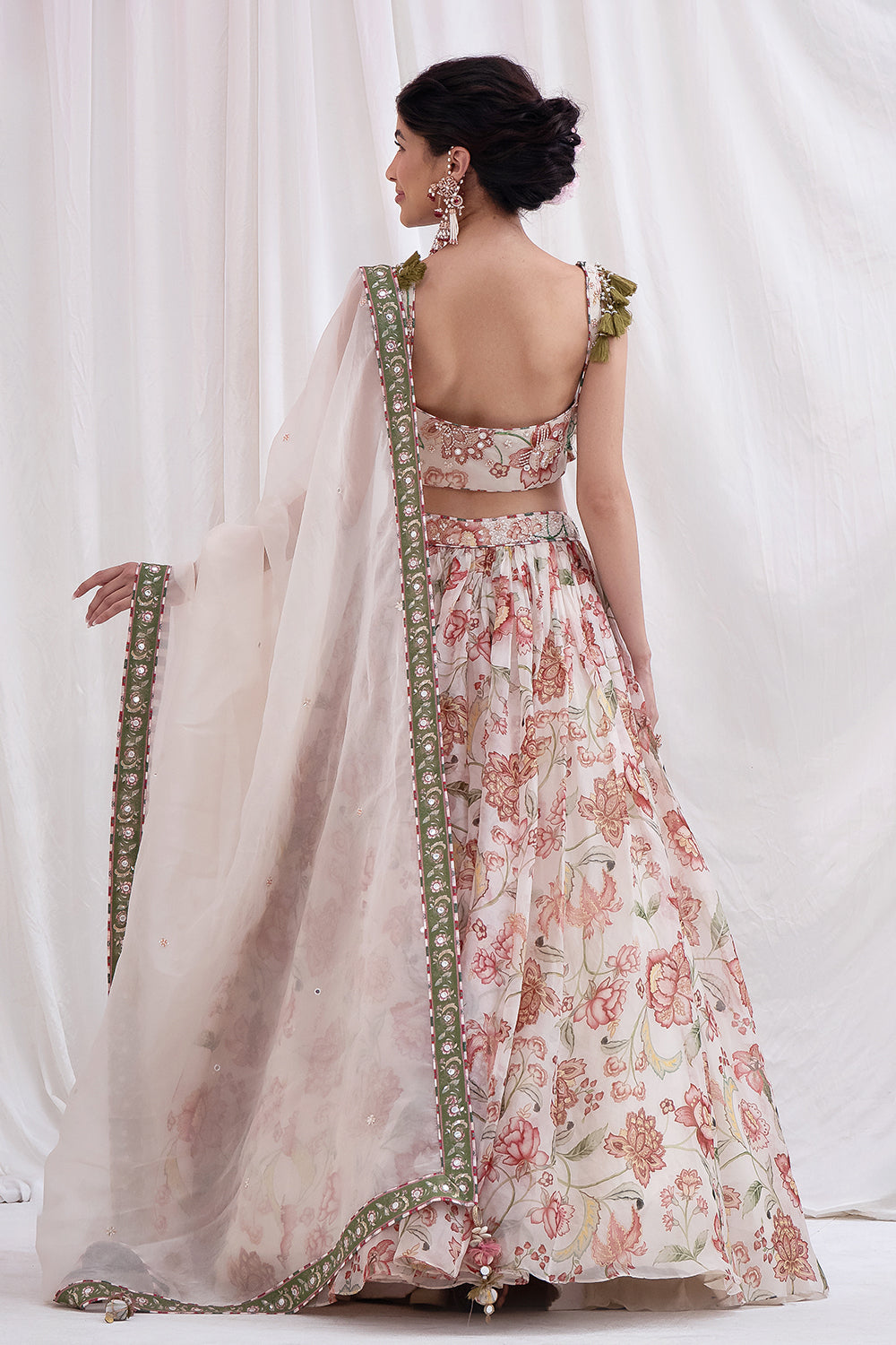 CHANDANI PHOOL LEHENGA